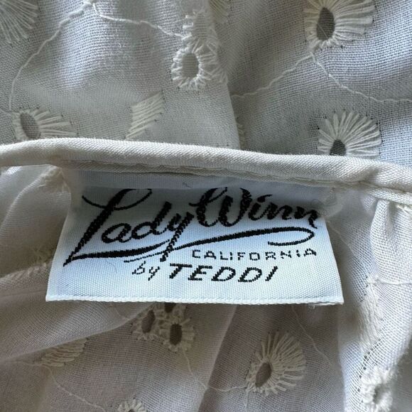 Vintage White Eyelet Short Sleeve Peasant Blouse - Picture 8 of 10